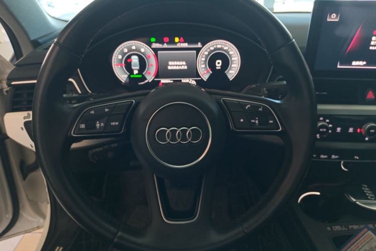 Used Audi A4L 2022 40 TFSI Fashion Dynamic Model Steering Wheel