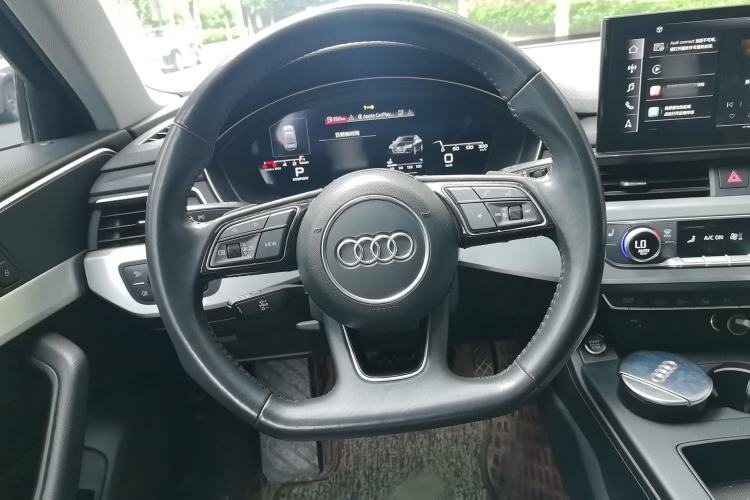 Used Audi A4L 2022 40 TFSI Luxury Dynamic Model Steering Wheel