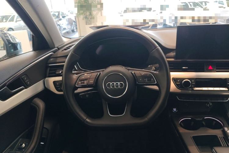 Used Audi A4L 2022 40 TFSI Luxury Dynamic Model Steering Wheel