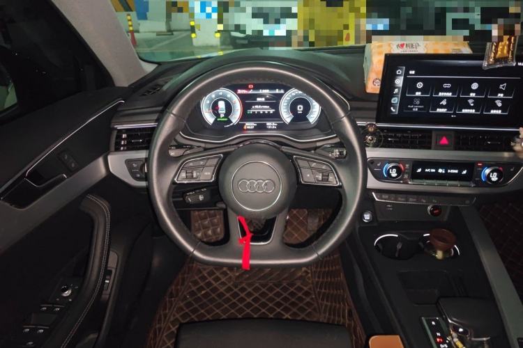 Used Audi A4L 2022 40 TFSI Luxury Dynamic Model Steering Wheel