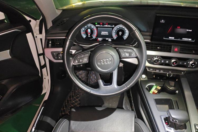 Used Audi A4L 2022 40 TFSI Fashion Dynamic Model Steering Wheel