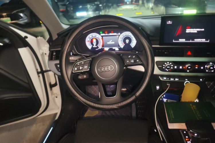 Used Audi A4L 2022 40 TFSI Fashion Dynamic Model Steering Wheel