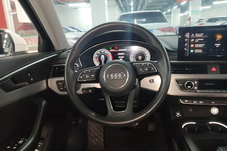 Used Audi A4L 2022 40 TFSI Fashion Dynamic Model Steering Wheel