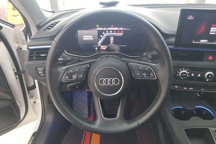 Used Audi A4L 2022 40 TFSI Fashion Dynamic Model Steering Wheel