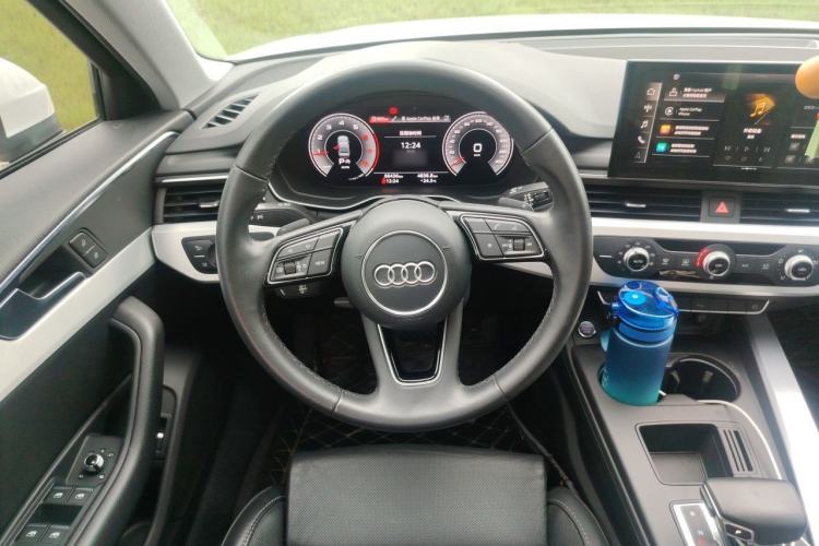 Used Audi A4L 2022 40 TFSI Fashion Dynamic Model Steering Wheel