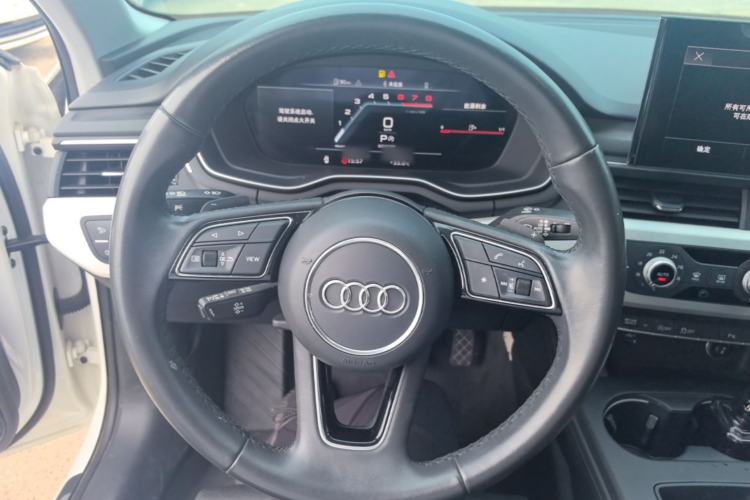 Used Audi A4L 2022 40 TFSI Fashion Dynamic Model Steering Wheel