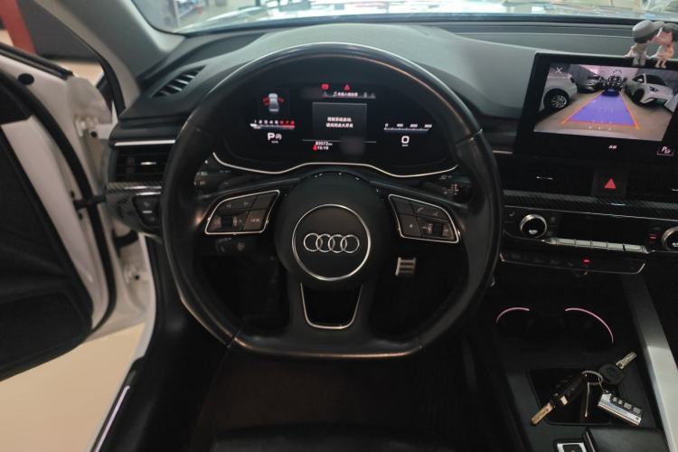 Used Audi A4L 2022 40 TFSI Luxury Dynamic Model Steering Wheel