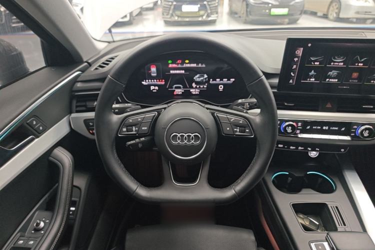 Used Audi A4L 2022 40 TFSI Luxury Dynamic Model Steering Wheel