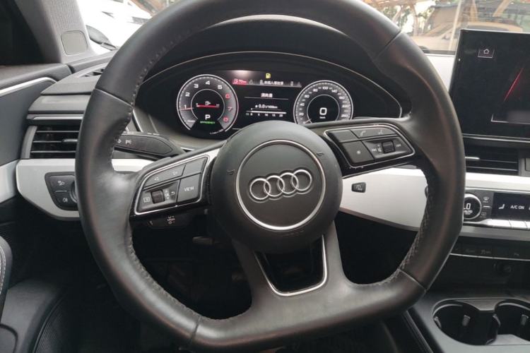 Used Audi A4L 2022 40 TFSI Fashion Dynamic Model Steering Wheel