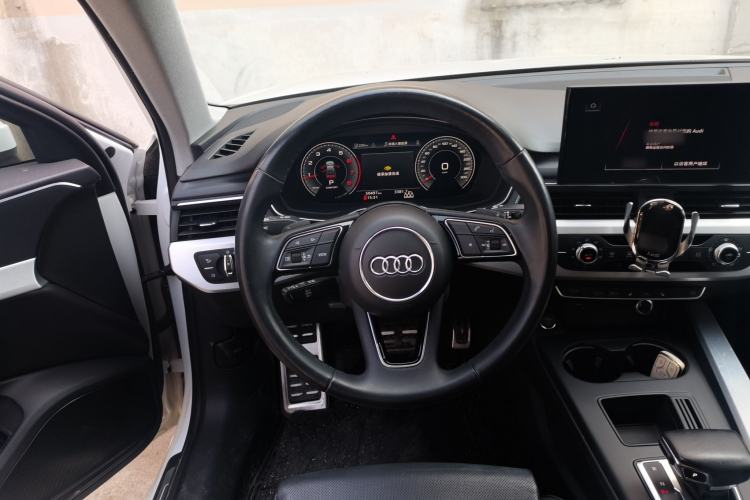 Used Audi A4L 2022 40 TFSI Fashion Dynamic Model Steering Wheel