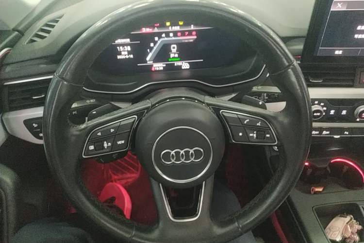 Used Audi A4L 2022 40 TFSI Fashion Dynamic Model Steering Wheel