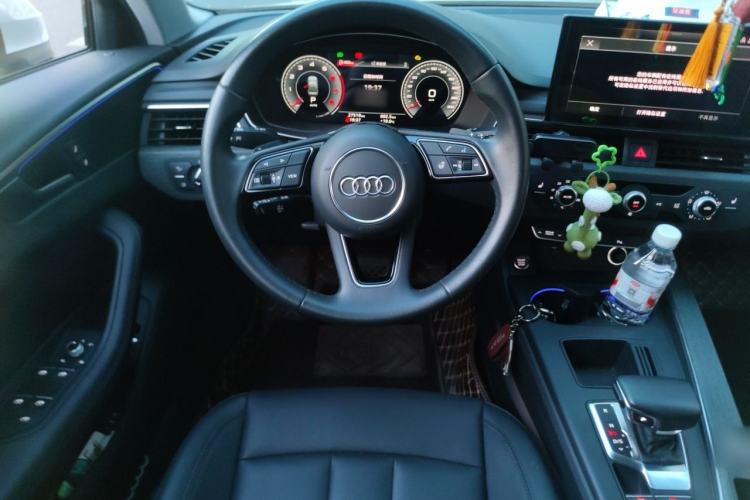 Used Audi A4L 2022 40 TFSI Stylish and Elegant Edition Steering Wheel