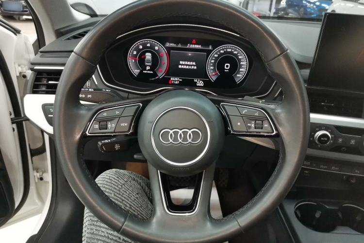 Used Audi A4L 2022 40 TFSI Fashion Dynamic Model Steering Wheel