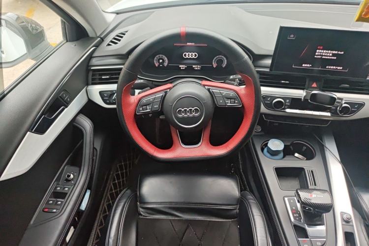 Used Audi A4L 2022 40 TFSI Luxury Dynamic Model Steering Wheel