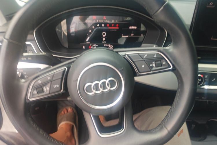 Used Audi A4L 2022 40 TFSI Luxury Dynamic Model Steering Wheel