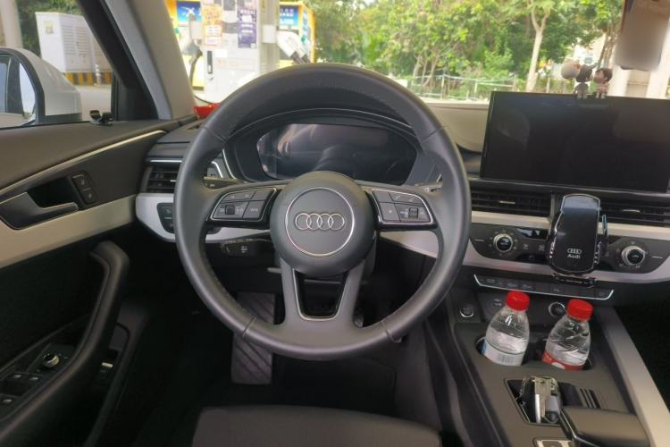 Used Audi A4L 2022 40 TFSI Fashion Dynamic Model Steering Wheel