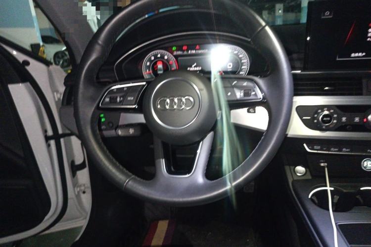 Used Audi A4L 2022 40 TFSI Fashion Dynamic Model Steering Wheel