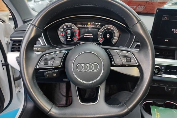 Used Audi A4L 2022 40 TFSI Luxury Dynamic Model Steering Wheel
