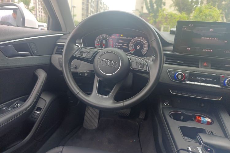 Used Audi A4L 2022 40 TFSI Luxury Prestige Edition Steering Wheel