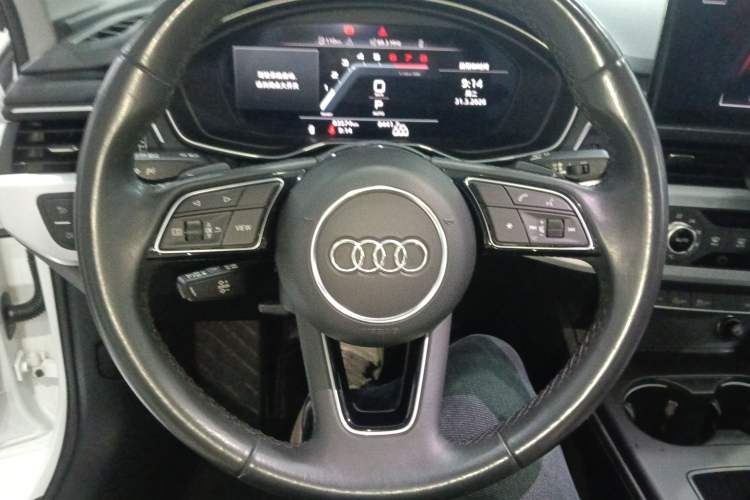 Used Audi A4L 2022 40 TFSI Fashion Dynamic Model Steering Wheel