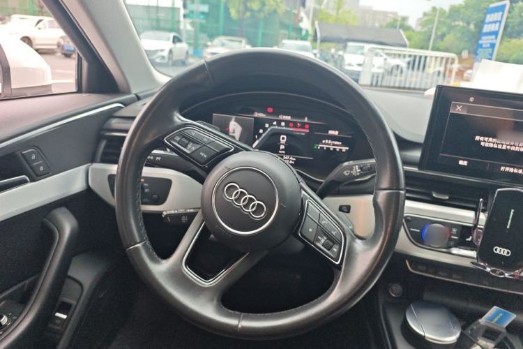 Used Audi A4L 2022 40 TFSI Fashion Dynamic Model Steering Wheel
