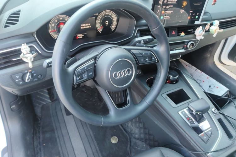 Used Audi A4L 2022 40 TFSI Luxury Prestige Edition Steering Wheel