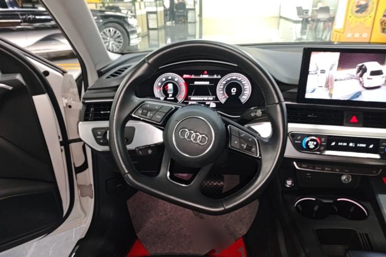 Used Audi A4L 2022 40 TFSI Luxury Dynamic Model Steering Wheel