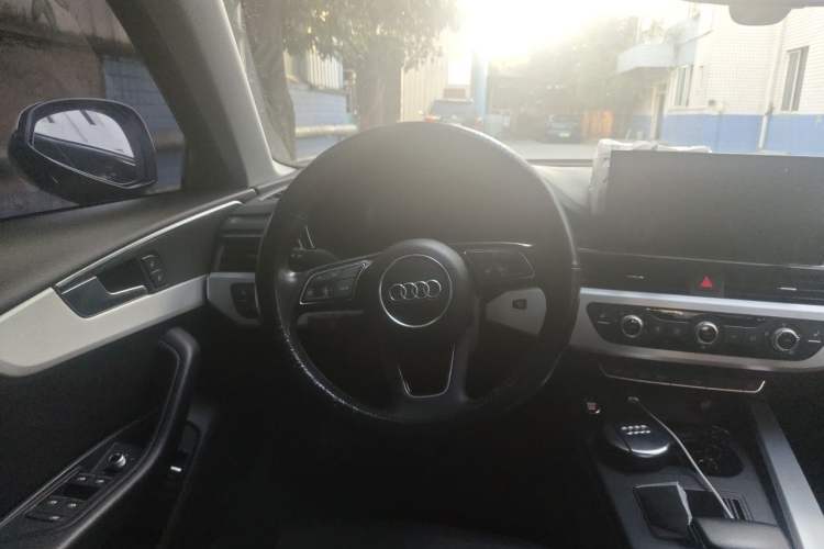 Used Audi A4L 2022 40 TFSI Fashion Dynamic Model Steering Wheel