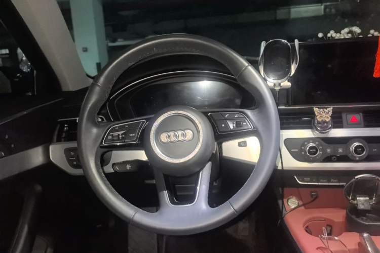 Used Audi A4L 2022 40 TFSI Fashion Dynamic Model Steering Wheel