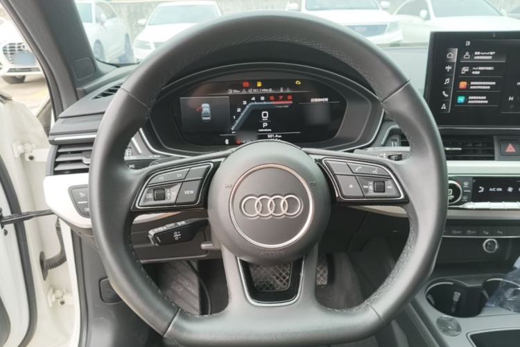 Used Audi A4L 2022 40 TFSI Luxury Dynamic Model Steering Wheel