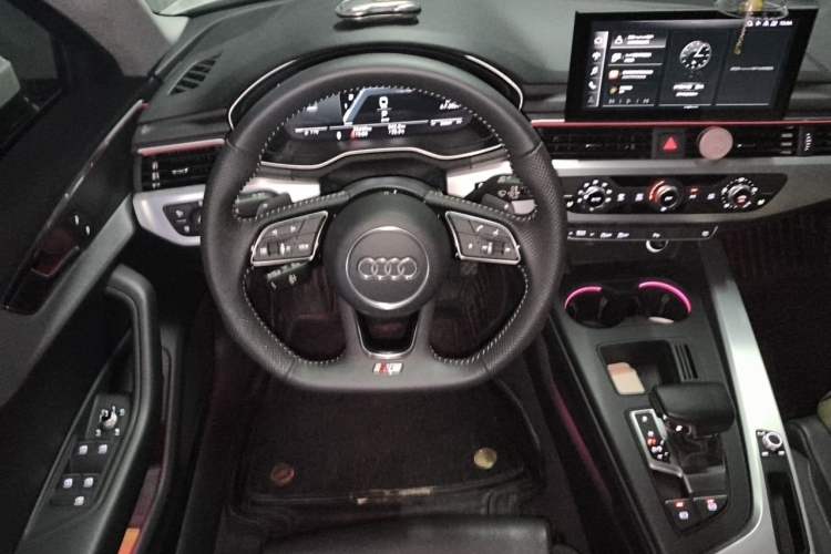 Used Audi A4L 2022 40 TFSI Fashion Dynamic Model Steering Wheel