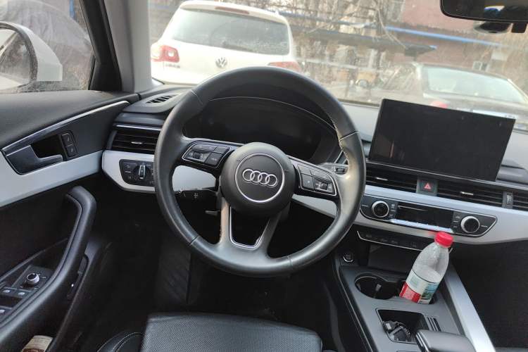 Used Audi A4L 2022 40 TFSI Fashion Dynamic Model Steering Wheel