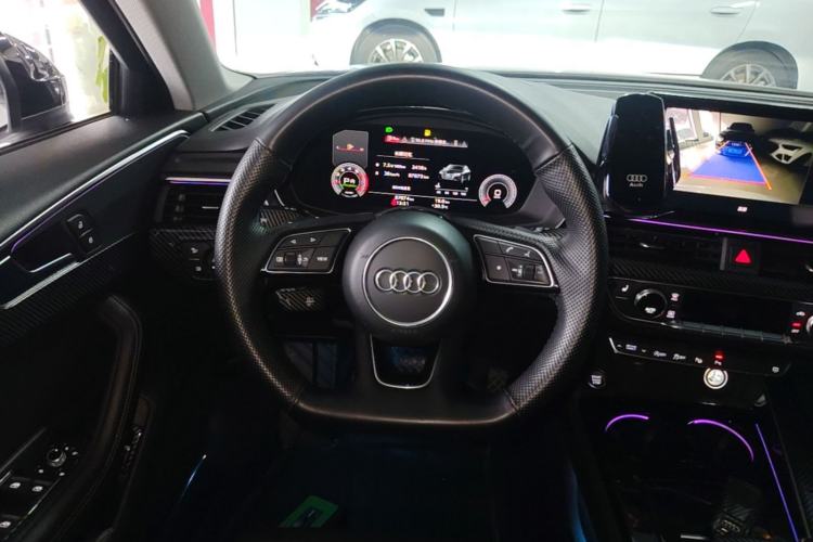 Used Audi A4L 2022 40 TFSI Luxury Dynamic Model Steering Wheel