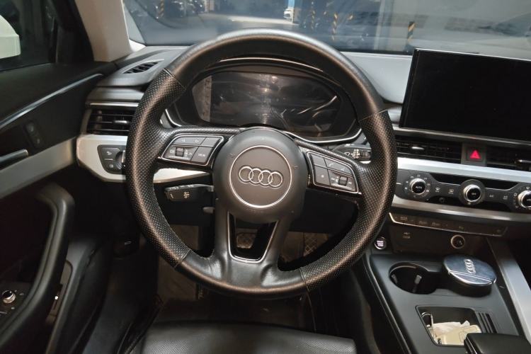 Used Audi A4L 2022 40 TFSI Fashion Dynamic Model Steering Wheel