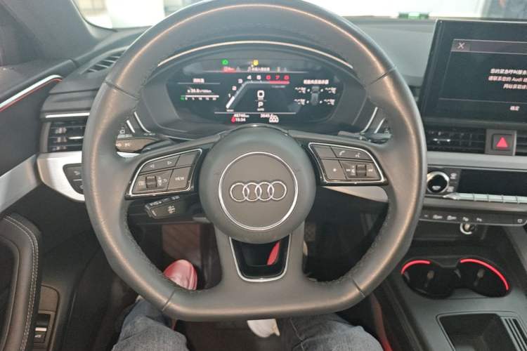 Used Audi A4L 2022 40 TFSI Luxury Dynamic Model Steering Wheel