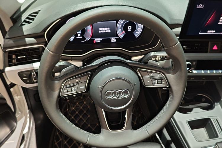 Used Audi A4L 2022 40 TFSI Fashion Dynamic Model Steering Wheel