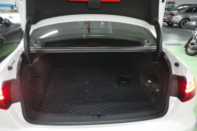 Used Audi A4L 2022 40 TFSI Fashion Dynamic Model Trunk