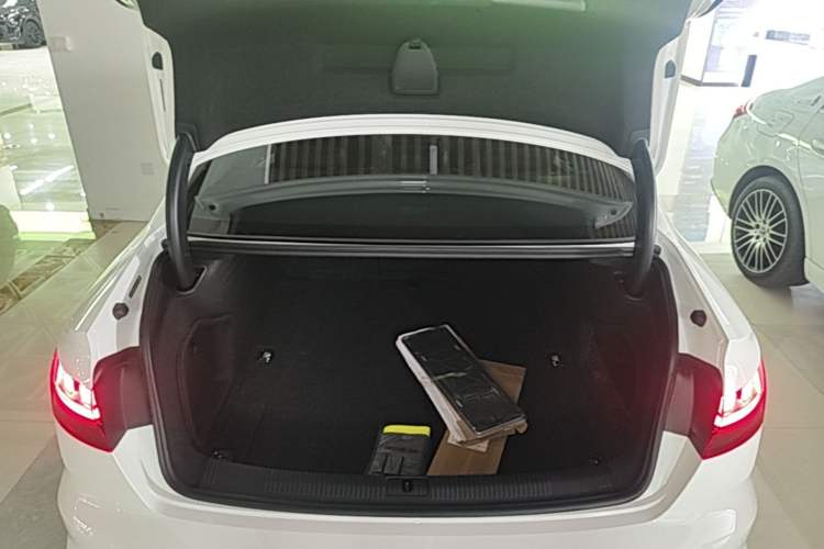 Used Audi A4L 2022 40 TFSI Fashion Dynamic Model Trunk