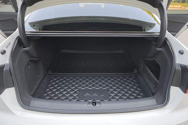 Used Audi A4L 2022 40 TFSI Stylish and Elegant Edition Trunk