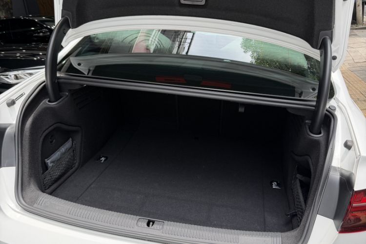 Used Audi A4L 2022 40 TFSI Luxury Dynamic Model Trunk