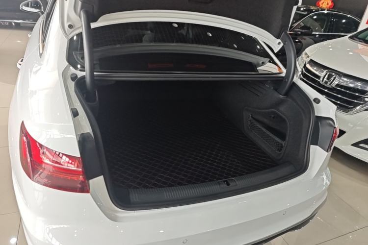 Used Audi A4L 2022 40 TFSI Fashion Dynamic Model Trunk