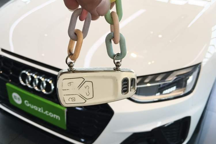 Used Audi A4L 2022 40 TFSI Luxury Dynamic Model Vehicle Key
