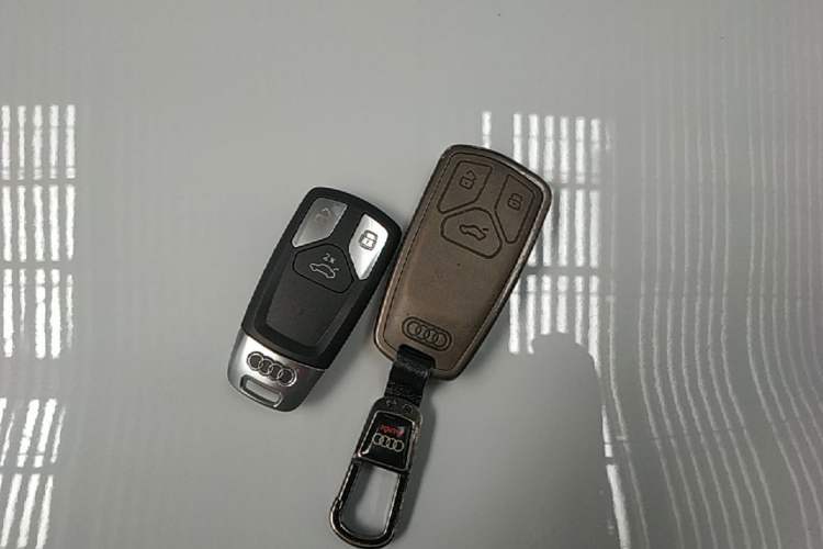Used Audi A4L 2022 40 TFSI Luxury Dynamic Model Vehicle Key