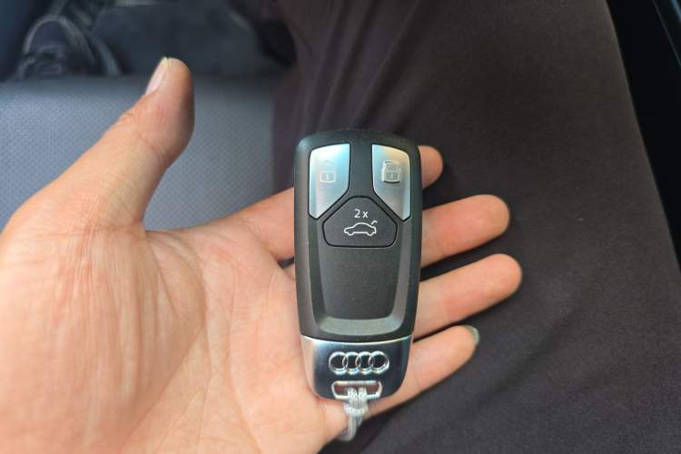 Used Audi A4L 2022 40 TFSI Fashion Dynamic Model Vehicle Key
