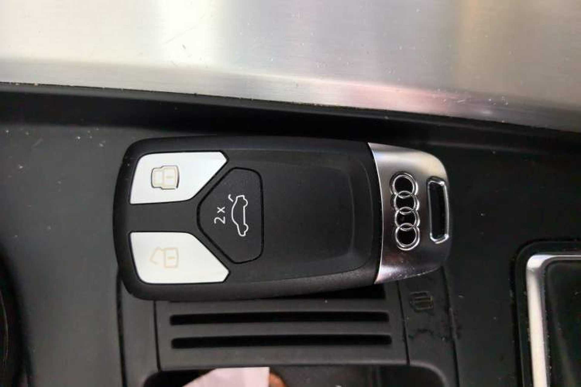 Used Audi A4L 2022 40 TFSI Fashion Dynamic Model Vehicle Key