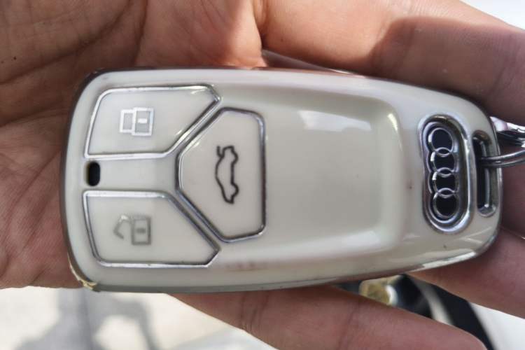 Used Audi A4L 2022 40 TFSI Fashion Dynamic Model Vehicle Key