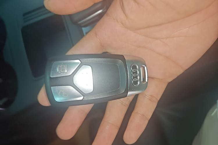 Used Audi A4L 2022 40 TFSI Luxury Dynamic Model Vehicle Key