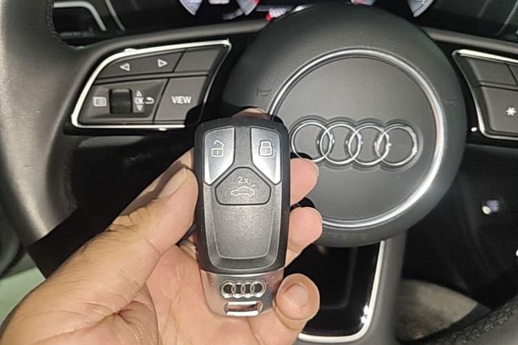 Used Audi A4L 2022 40 TFSI Fashion Dynamic Model Vehicle Key