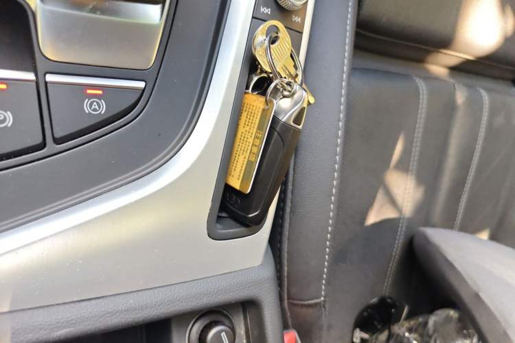 Used Audi A4L 2022 40 TFSI Luxury Dynamic Model Vehicle Key