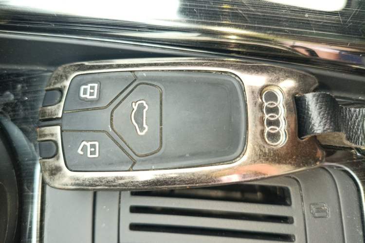 Used Audi A4L 2022 40 TFSI Fashion Dynamic Model Vehicle Key